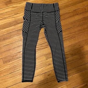 Athleta contender 7/8 legging size medium